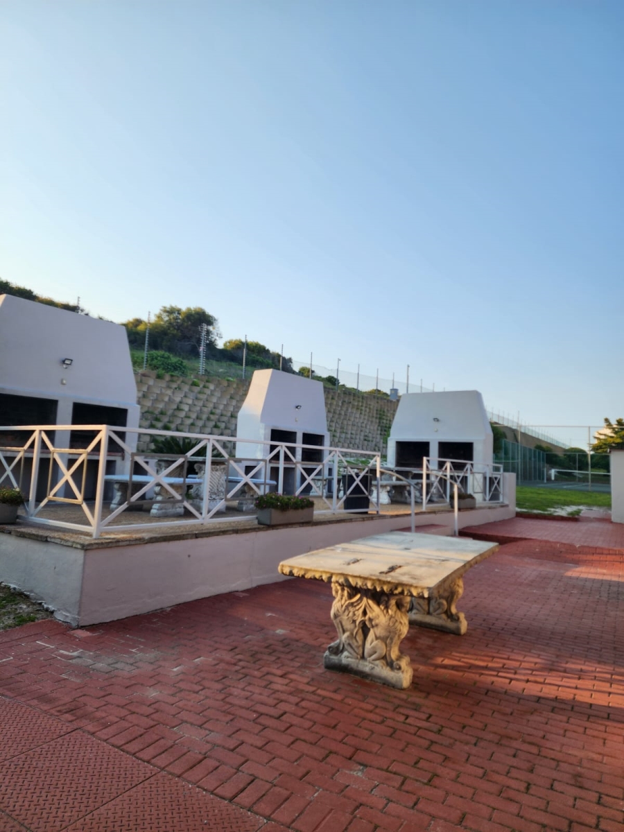 To Let 2 Bedroom Property for Rent in Big Bay Western Cape